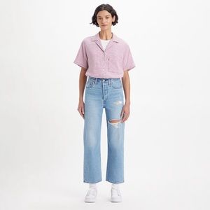 SOLD Levi’s Ribcage straight ankle Jean